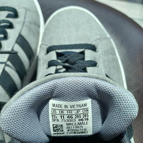 Adidas Sneakers 11.5 - Picture 4 of 4